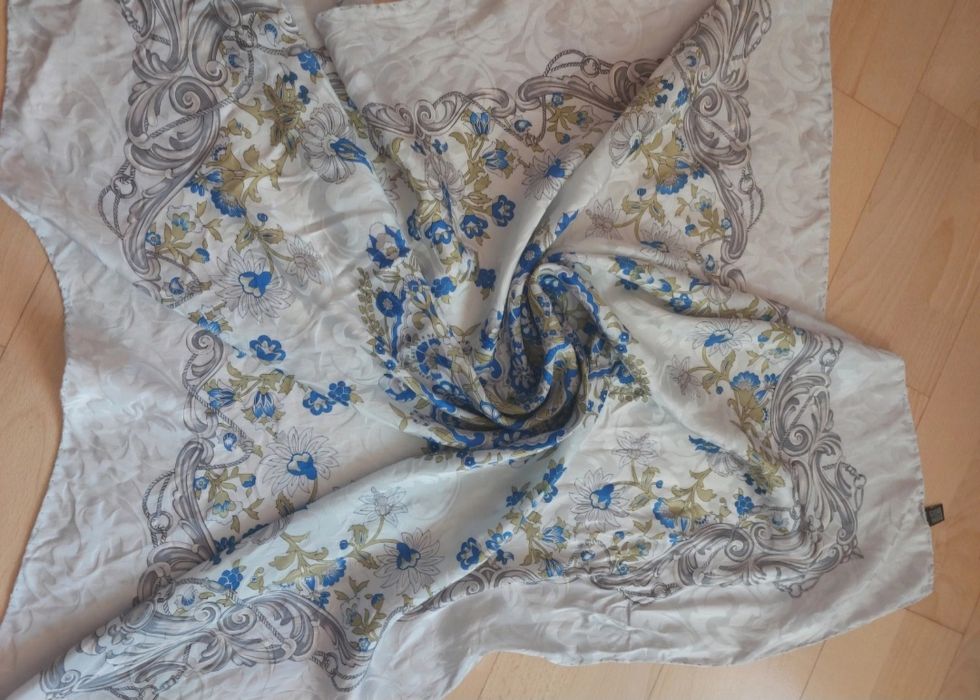 100% jedwab apaszka 84x84 błekit