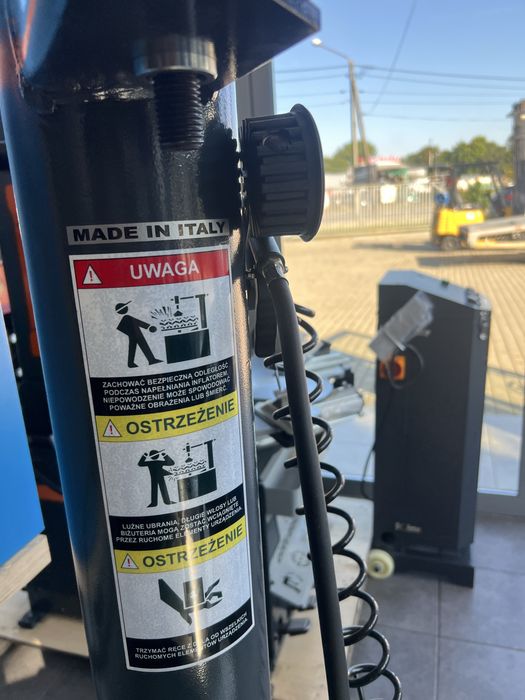 Wyważarka do  kół laser 230 v  i montażownica do opon plus ramię