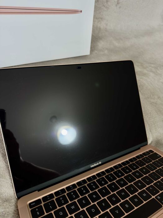 MacBook Air M1 16GB/256GB  stan jak nowy