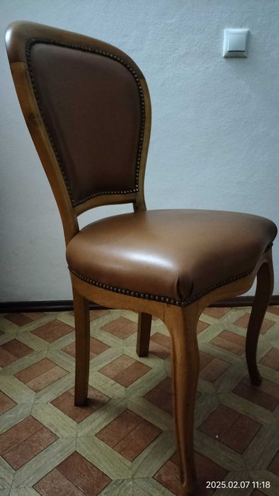 Mesa de sala de jantar com 6 cadeiras