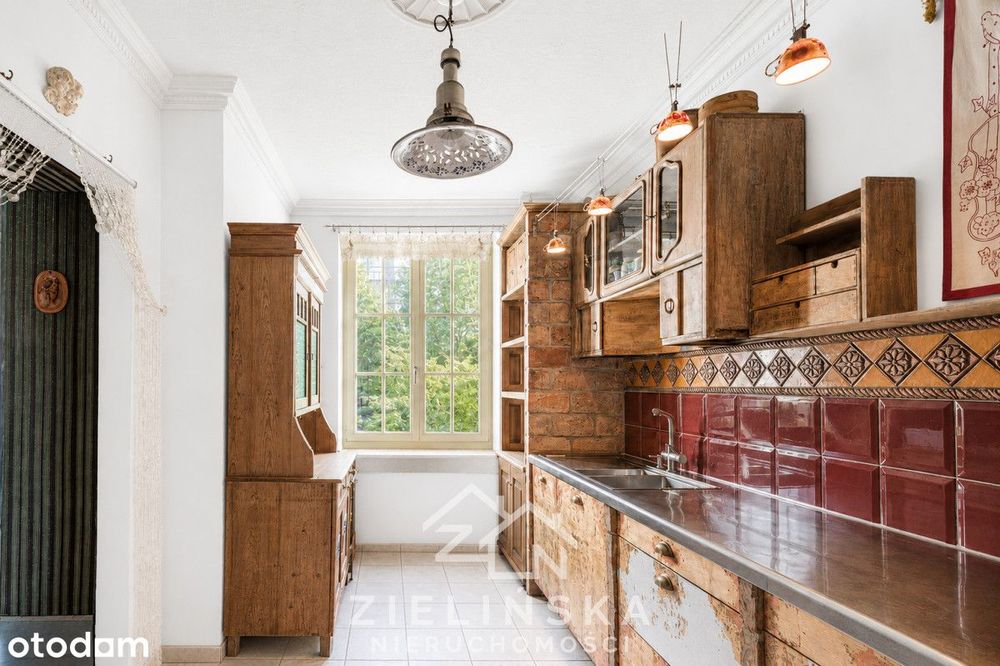 Klimatyczny dom w Orłowie | 194 m²|2 wejścia