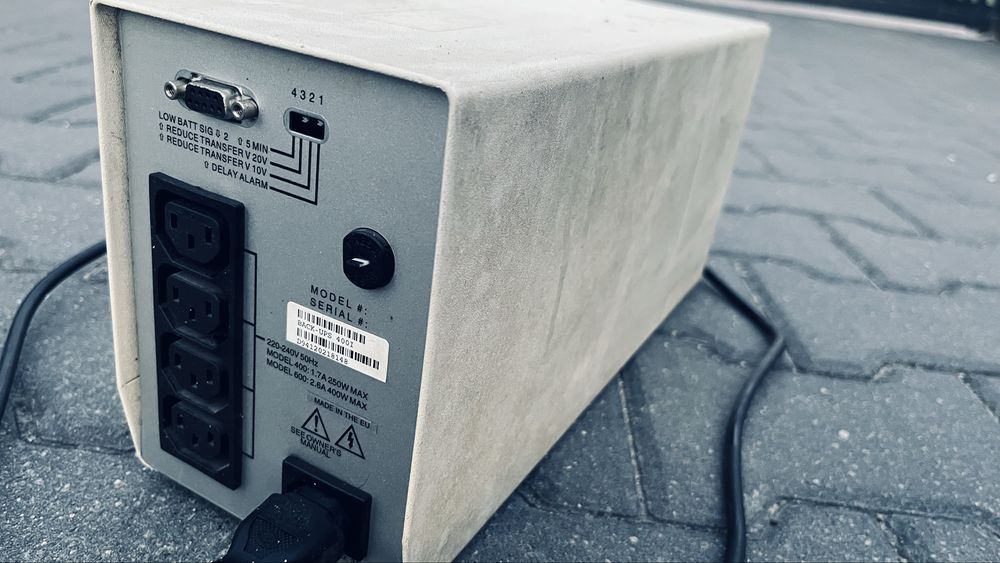 APC Back-UPS 400I 400VA / 250W – UPS – bez akumulatora