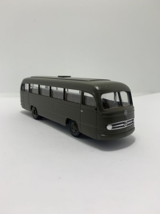 Mercedes O 321 da Roco na escala H0 1/87