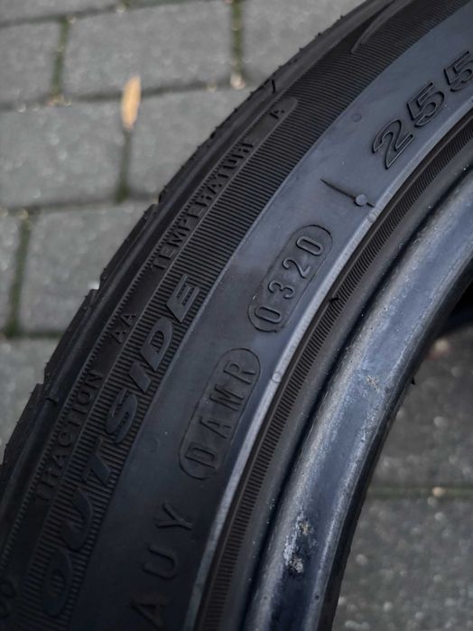 2 opony 255/40ZR17 Nexen rok prod 2020