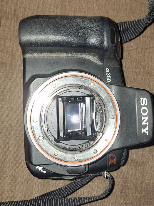 Sony alpha 350 avariada para peças- 20€
Lente 18-70 -30€
Lente 55-200