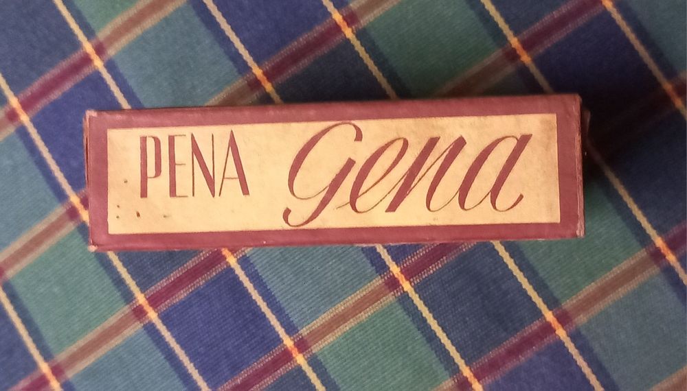 Caixa de aparos para canetas de pena