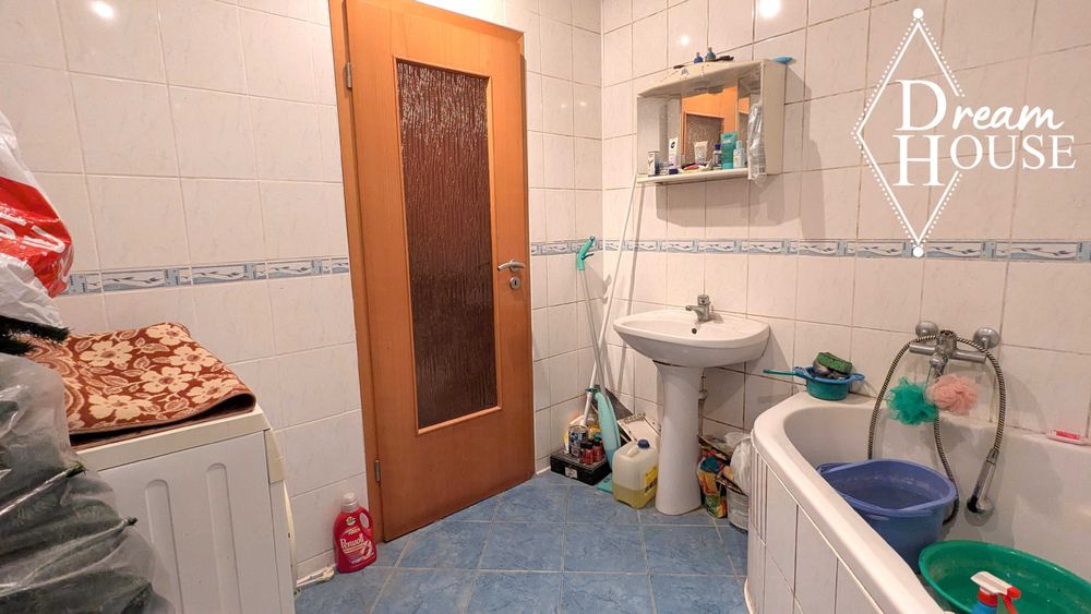 Продам 2-кімнатну квартиру по вул.Луцька