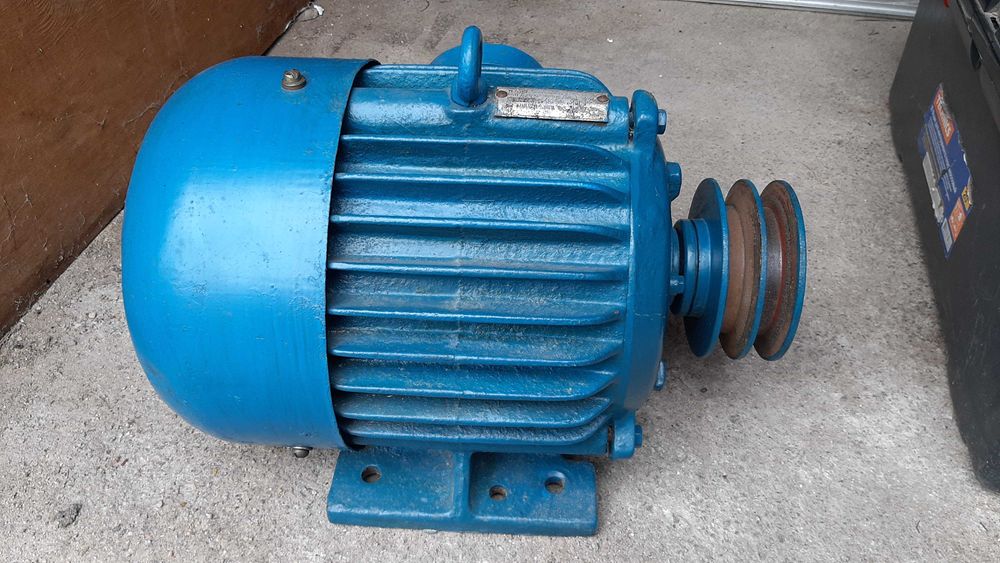 Електродвигун АО2-31-6 950 об/мин 220/380 вольт