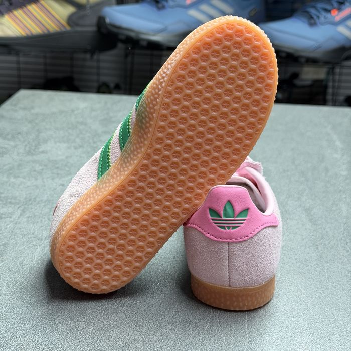28р.ОРИГІНАЛ 100% Дитячі рожеві кросівки для дівчинки адідас Adidas Gazelle JQ7837