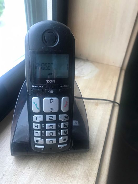 Telefone fixo com teclas + telefone portátil sem fios