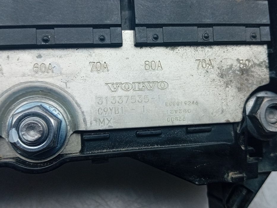 Caixa fusíveis / SAM / BSI VOLVO V40 Hatchback