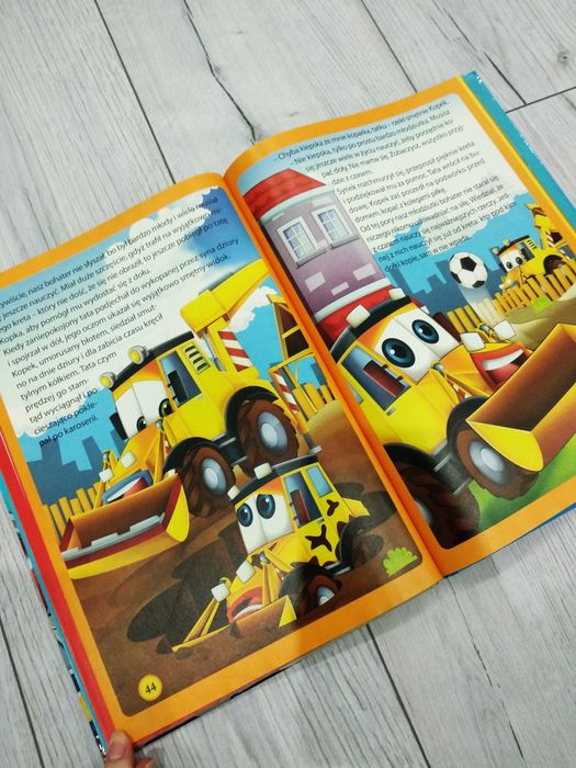 Książka A4 twarda oprawa Autka i przyjaciele/Honeyflavour