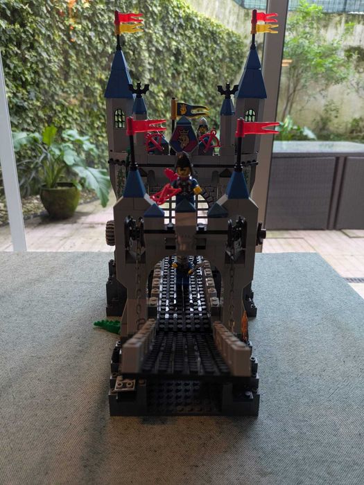 Castelo tipo lego Dragão Azul