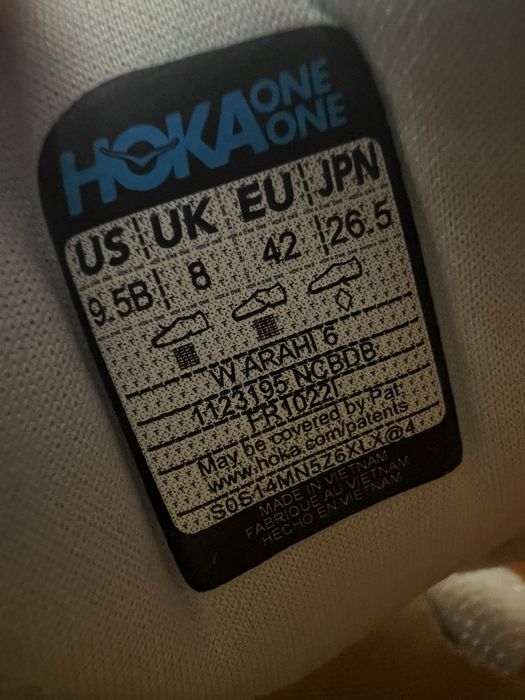 Кросівки Hoka Arahi 6