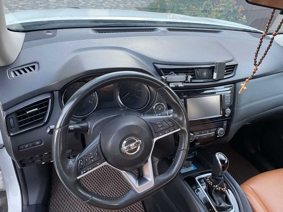 Продам Nissan Rogue