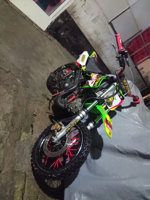Vendo pitbike  usada 125cc semi automatica