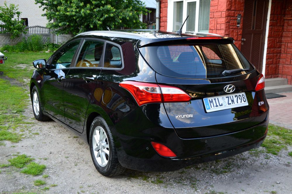 Piękne i30 Z Niemiec Klima ALU PDC Led Super Stan