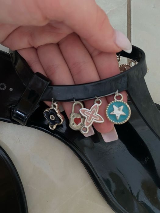 ДУЖЕ ДЕШЕВО!жіночі сандалії 900грн