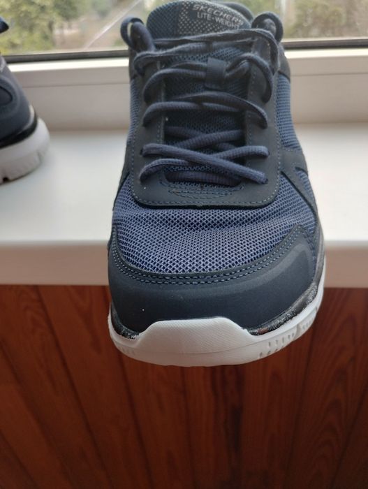 Кросівки чоловічі