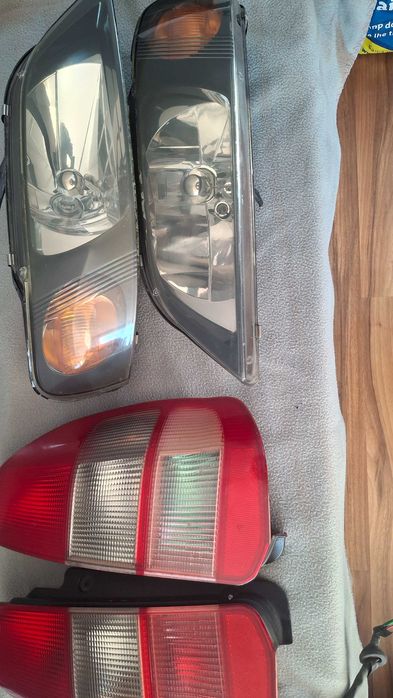 Vendo farolim trás e fárois  mitsubishi space star lado direito 00/04