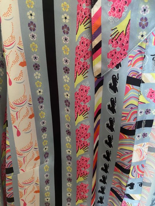 Camisa multicolor acetinada