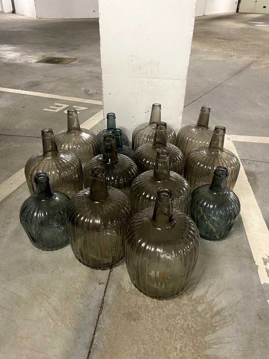 14 glass jug vases large and small sizes