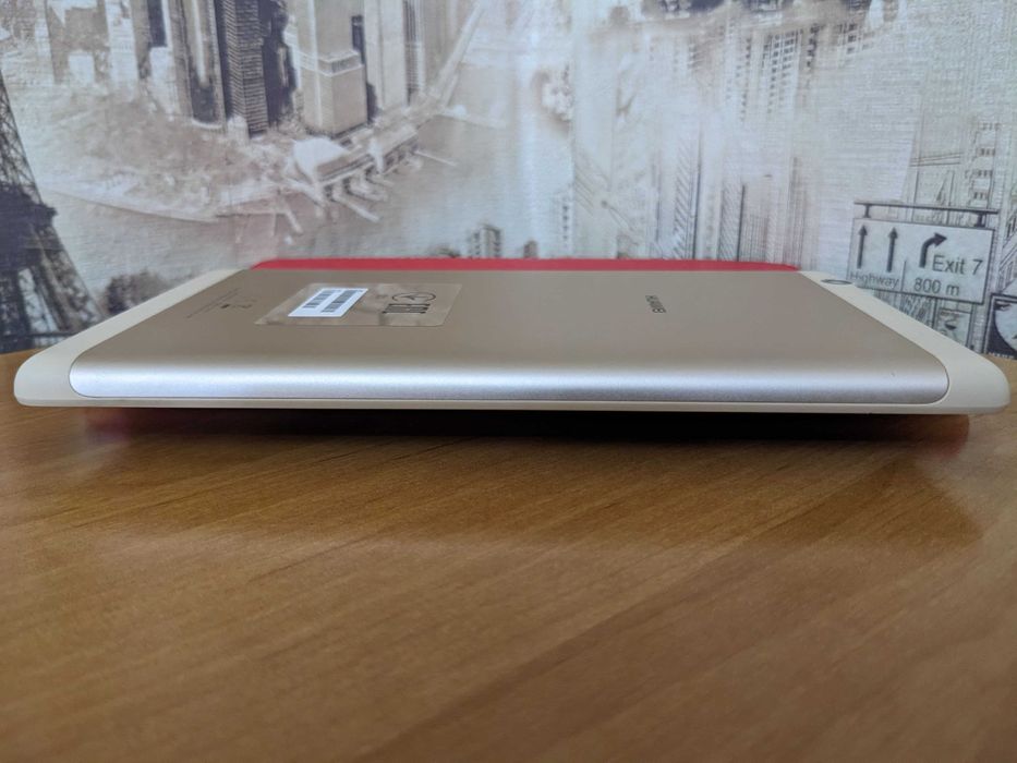 Планшет Huawei MediaPad T3 7 (BG2-U01) + чехол