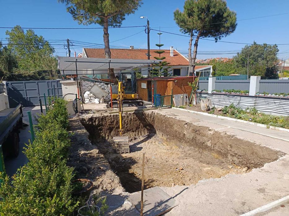 Terraplanagem, Demolições, Escavações, Limpeza de Terrenos, Piscinas