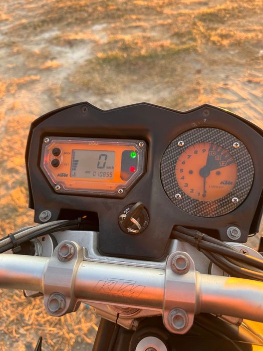 KTM Superduke 990 com poucos kms pneus novos