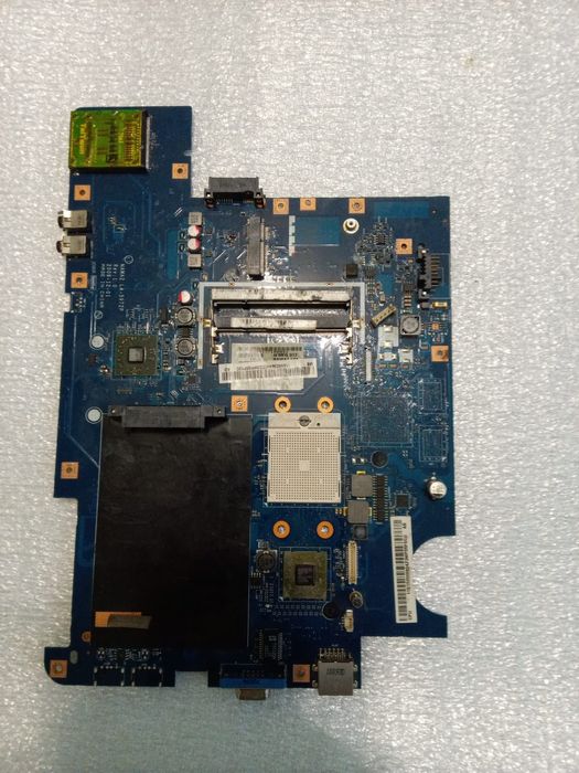 Материнські плати для ноутбуків на запчастини