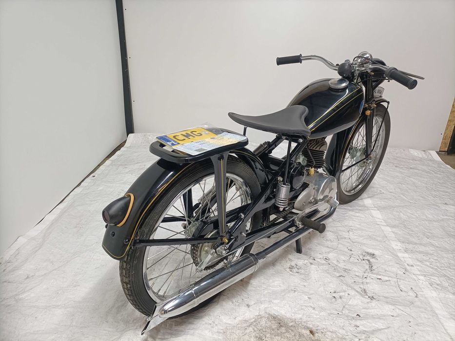 SHL M04 1954r. Zarejestrowana w kraju