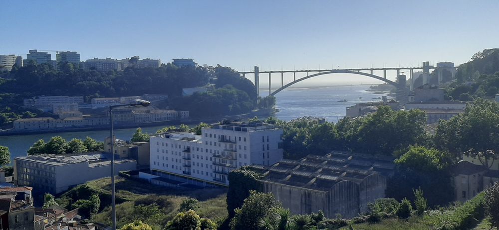 Quarto próximo "palácio  cristal" e das faculdades