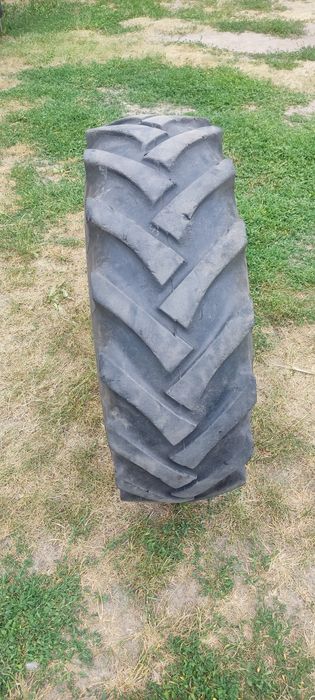 Opona przemysłowa 12.5 r18
