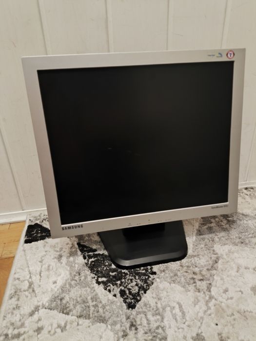 Monitor Samsung 913v z 2005 roku
