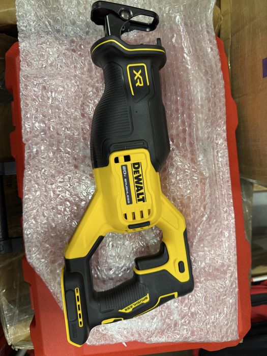 Безщіткова сабельна пила Dewalt DCS382 20v USA