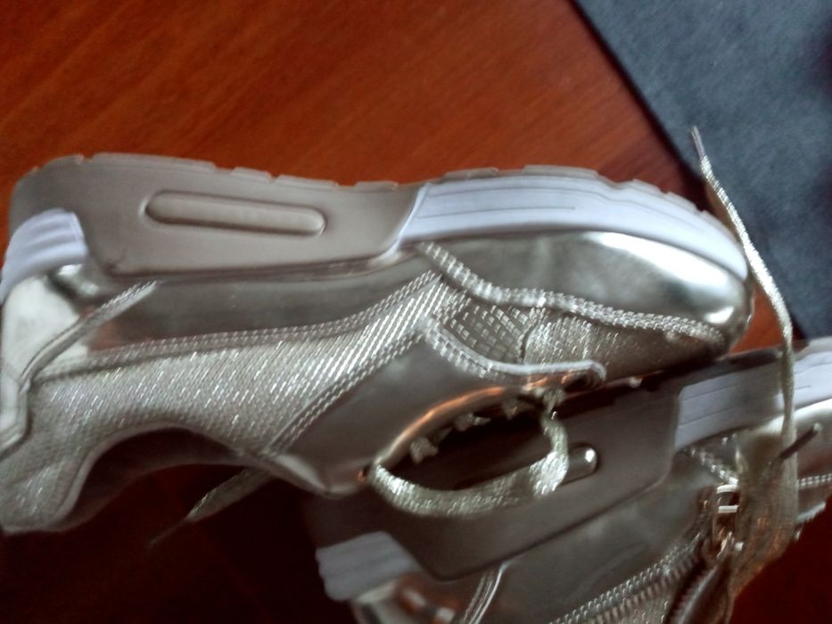 Buty sportowe damskie snikersy 39lote