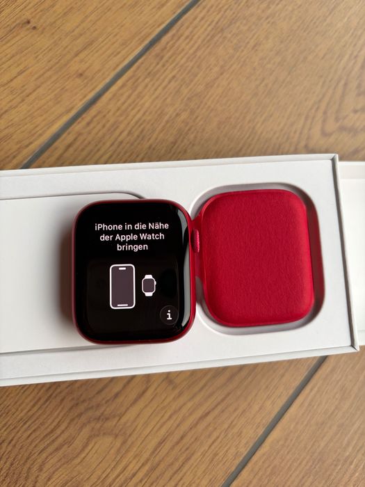 Apple Watch 8 45mm (PRODUCT)RED