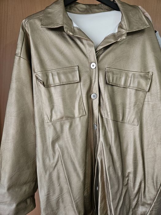 Casaco em material ecopele