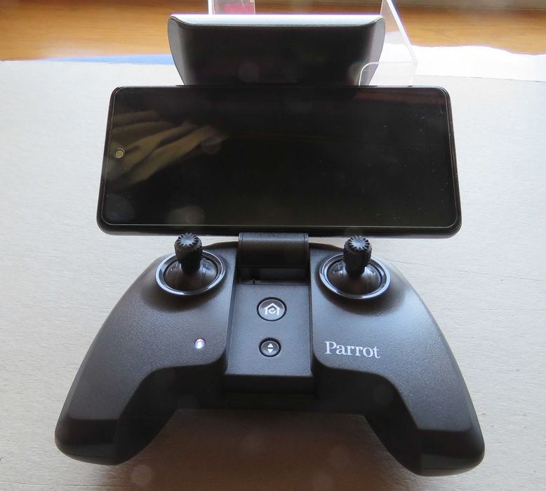 Parrot Anafi;camara21 mpix,3xzoom;4K;GPS Glonass;range4Kms;ler anuncio