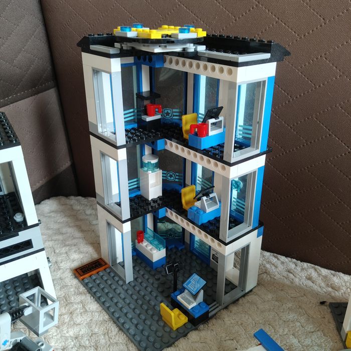 Lego 60141, Поліцейський відділок, оригінал