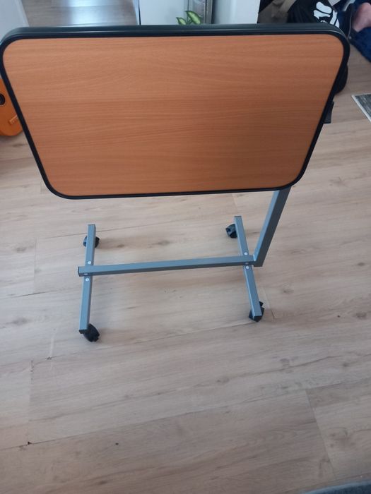 Mesa de apoio regulável