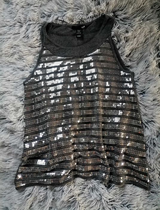 Srebrny top w stylu glamour