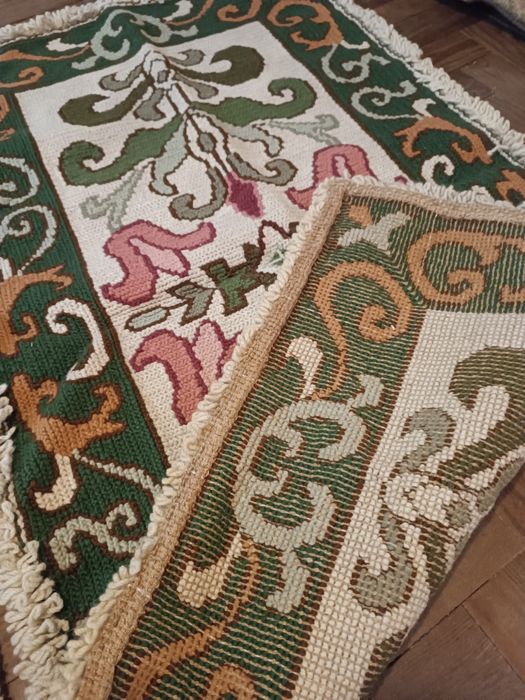 Tapetes de arraiolos 20€ cada