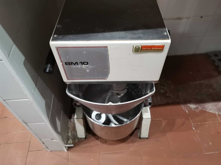 Amassadeira  batedeira industrial 10 l  380vv