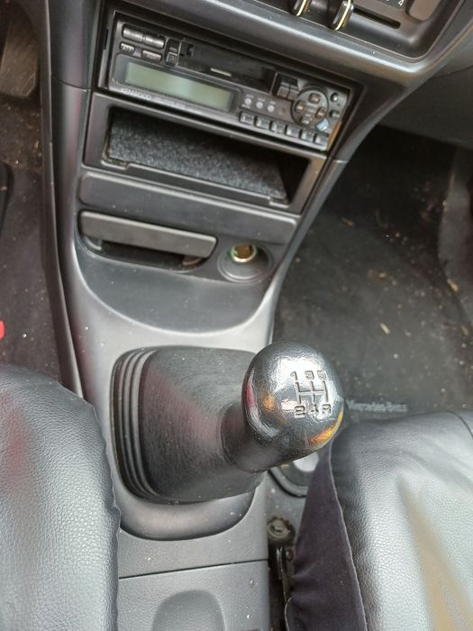 Mazda coupé 323   1.3 o Ano 1996 venda para peças