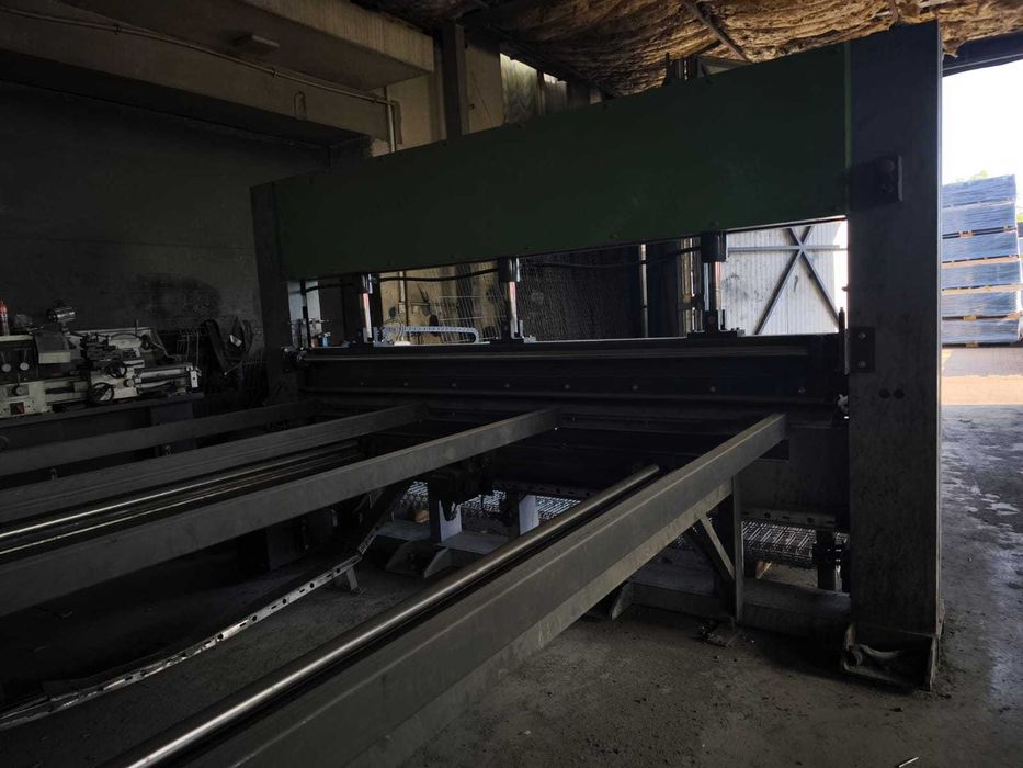 LINIA ZGRZEWARKA DO PRODUKCJI paneli ogrodzeniowych 3D + 3 prościarki
