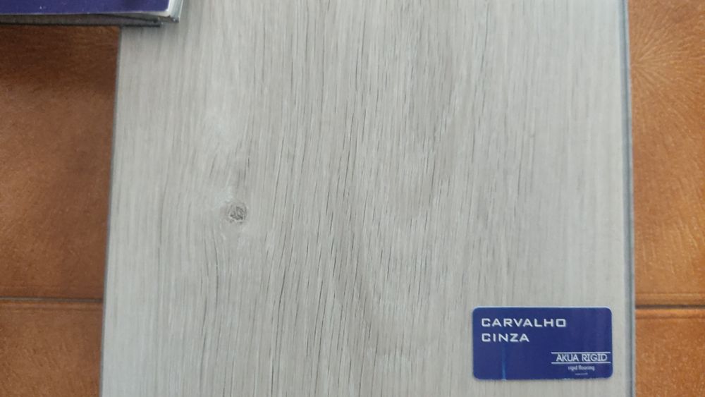 Pavimento Flutuante Vinílico (SPC)