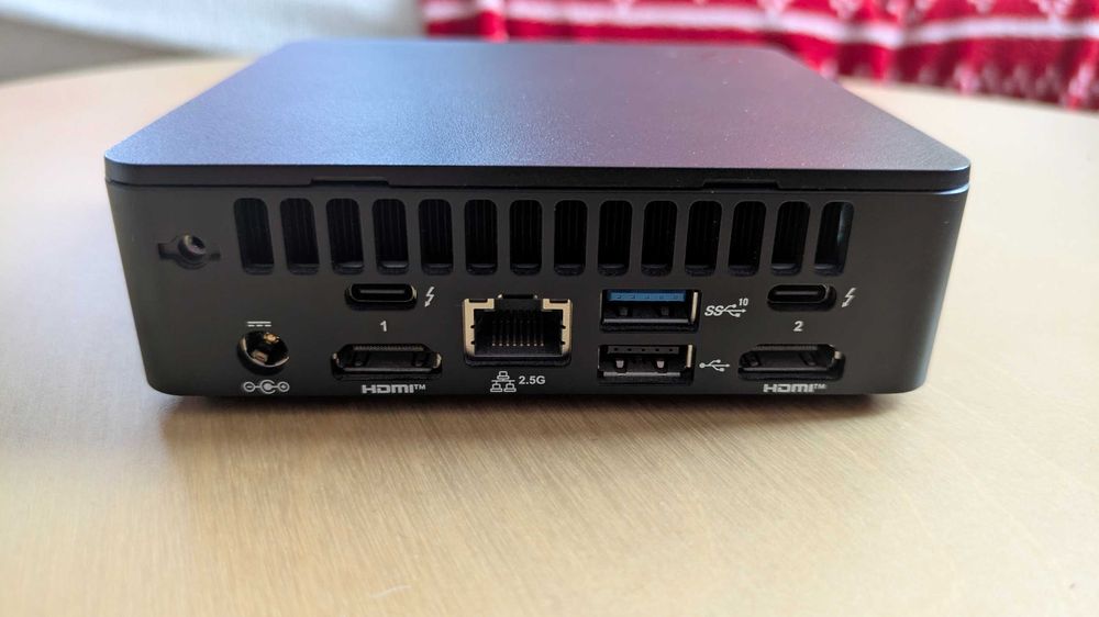 Mini komputer Intel NUC 13 i5 16GB RAM