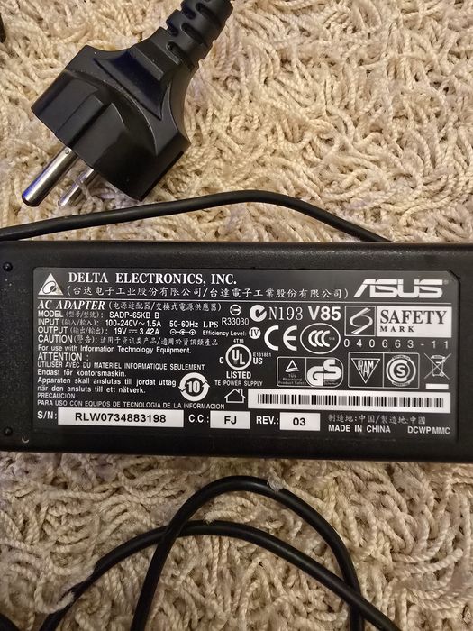 Ładowarka Asus laptop stan bardzo dobry