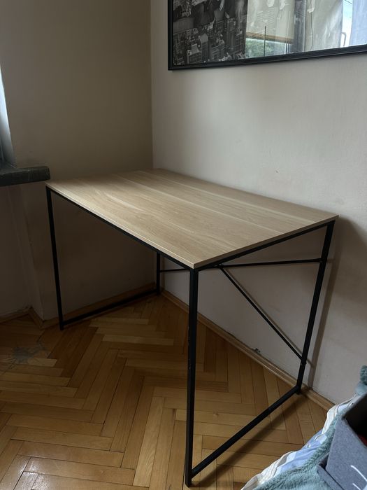 Stół w stanie idealnym